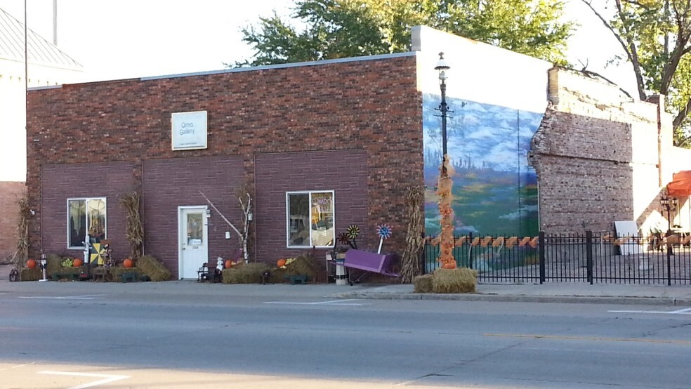 130 E Main St, Omro, WI for sale - Building Photo - Image 1 of 1