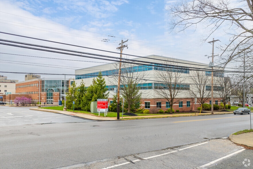 824 Main St, Phoenixville, PA for lease - Building Photo - Image 2 of 6