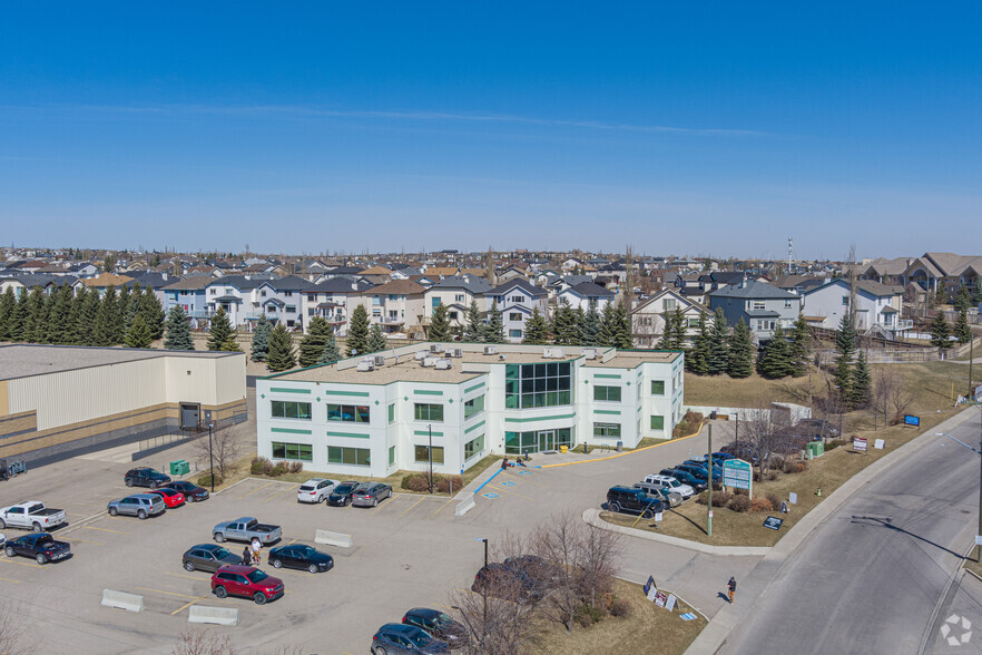 200 Country Hills Land NW, Calgary, AB for sale - Aerial - Image 2 of 4