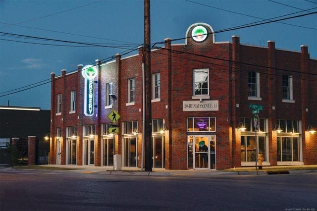 1147 S Lewis Ave, Tulsa, OK for lease Primary Photo- Image 1 of 35