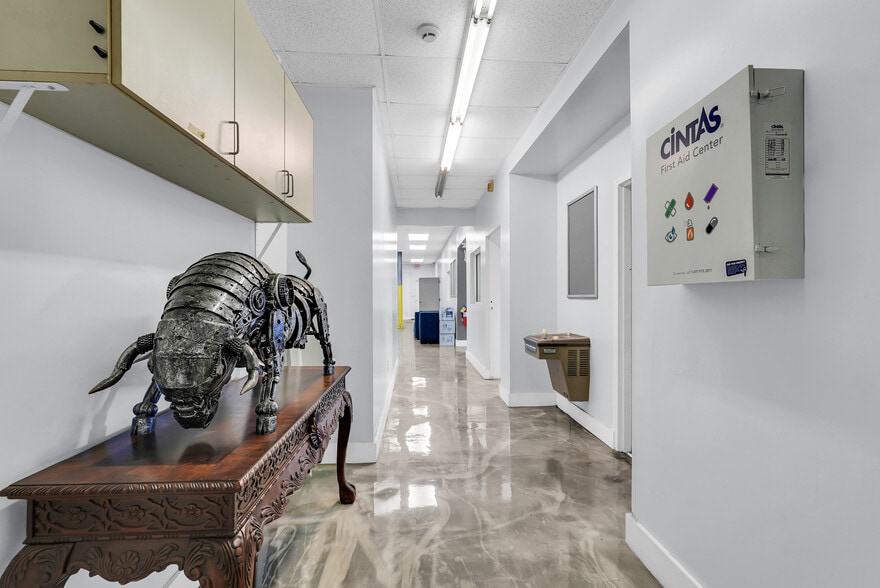 1313 Rogers St, Savannah, GA for sale - Interior Photo - Image 3 of 29