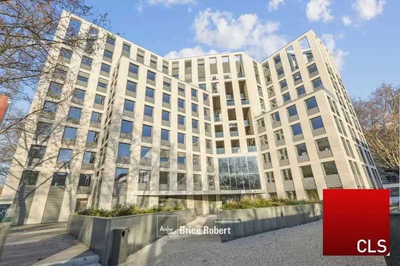 Office in Villeurbanne for lease Building Photo- Image 1 of 23