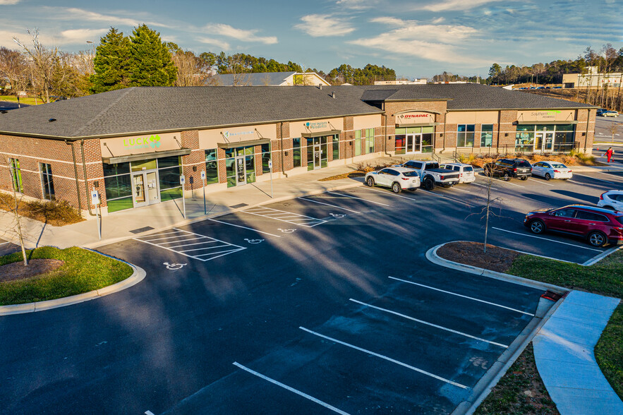 342 Patricia Ln, Fort Mill, SC for lease - Building Photo - Image 1 of 9