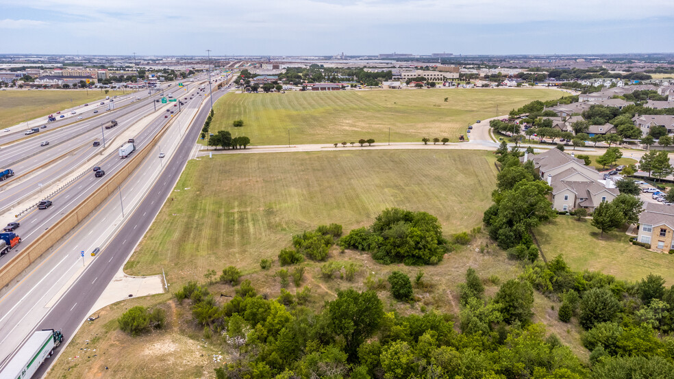 5280 Fossil Creek Blvd, Haltom City, TX for lease - Building Photo - Image 2 of 5