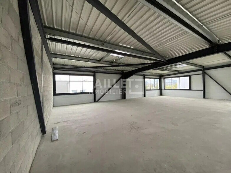 Office in Fréjus for lease - Interior Photo - Image 2 of 3