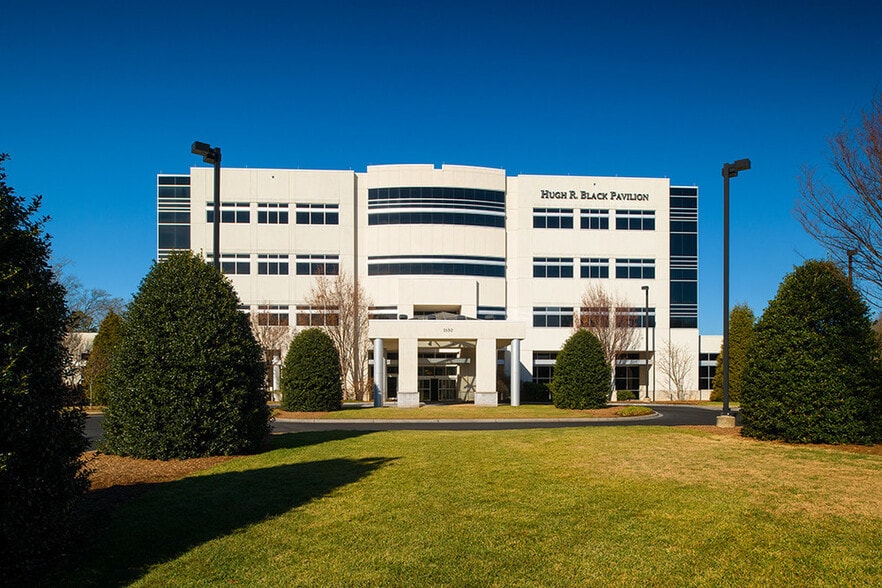 1650 Skylyn Dr, Spartanburg, SC for lease - Building Photo - Image 2 of 2