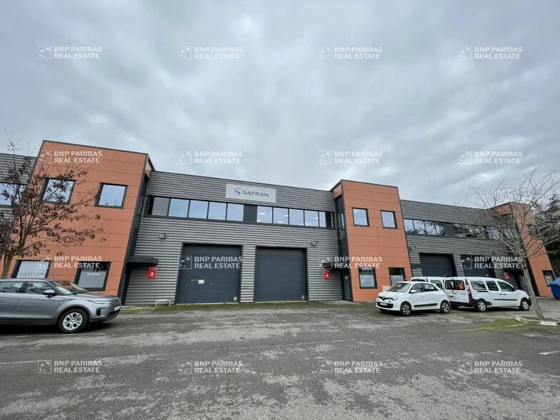 Flex in Colomiers for lease - Building Photo - Image 1 of 41