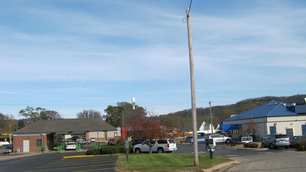 39604010 Mormon Coulee Rd, La Crosse, WI 54601