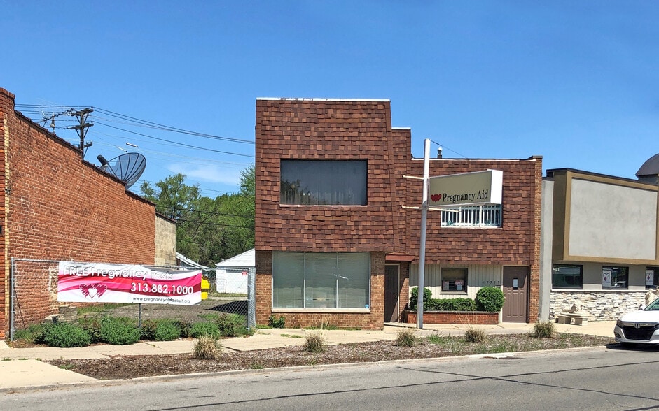 17325 Mack Ave, Detroit, MI for sale - Building Photo - Image 1 of 1