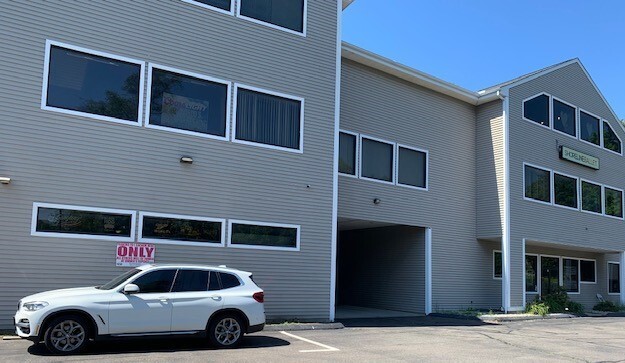 1795 Boston Post Rd, Guilford, CT for lease - Building Photo - Image 2 of 14