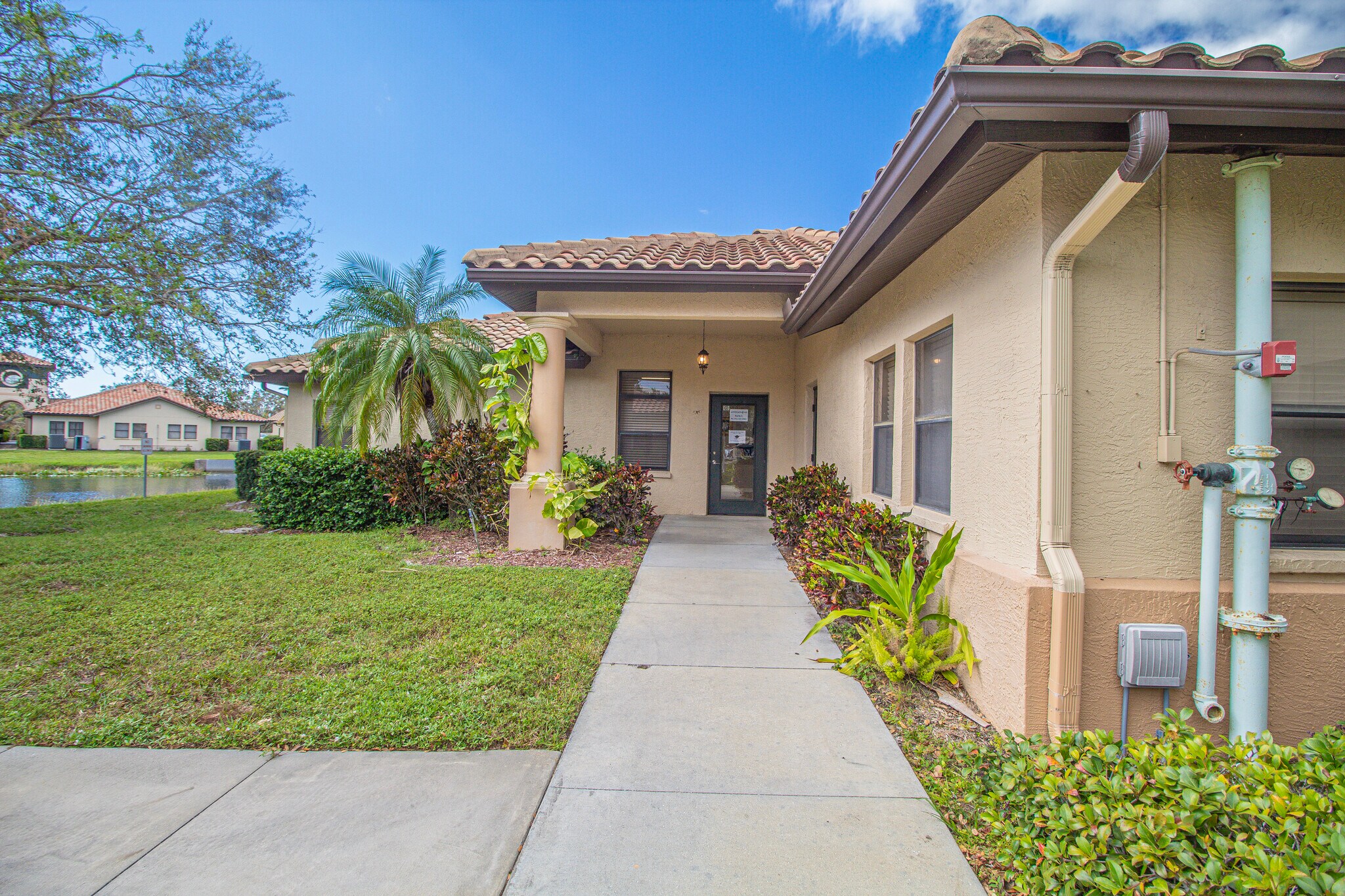 417 Commercial Ct, Venice, FL for sale Primary Photo- Image 1 of 1