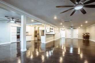 20805 Seminary St, Hollow Rock, TN for sale Interior Photo- Image 1 of 5