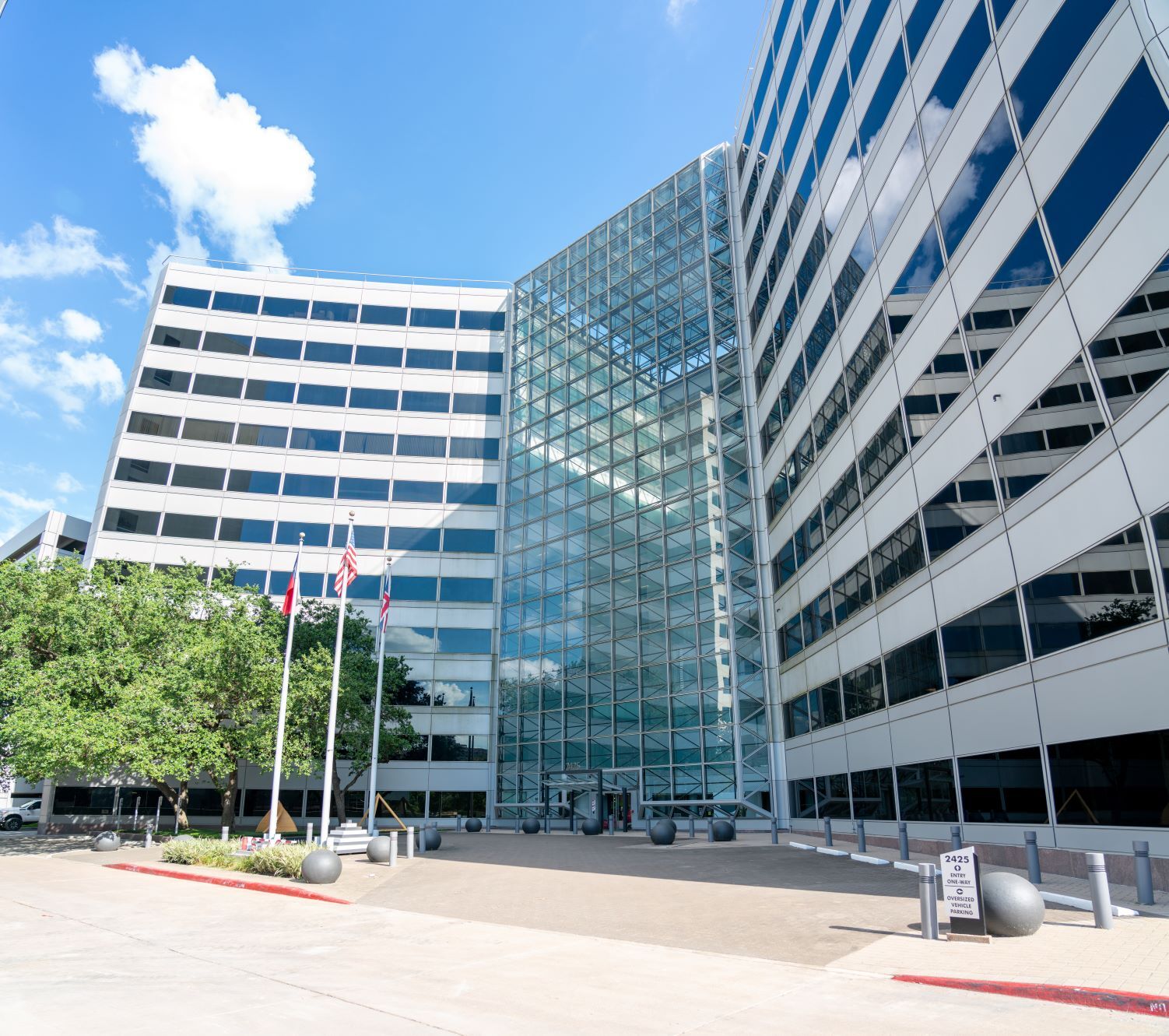 2425 West Loop South, Houston 77027 TwentyFour25 2425 West Loop South, Houston 77027 TwentyFour25