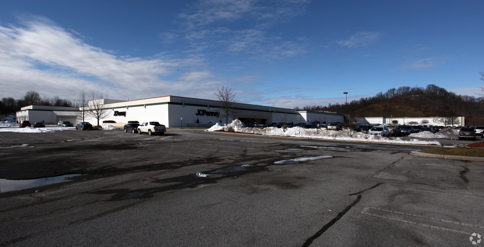 261 Mercer Mall Rd, Bluefield, WV for sale Primary Photo- Image 1 of 1