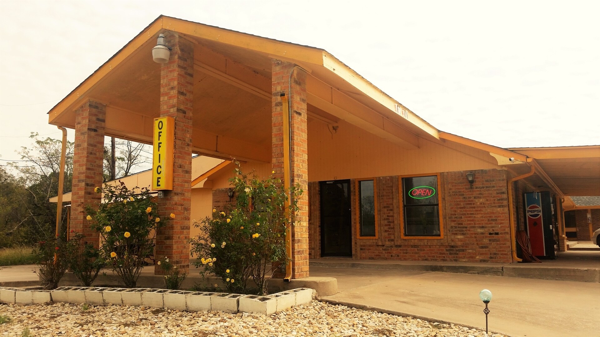 901 NW 4th St, Hubbard, TX for sale Primary Photo- Image 1 of 1