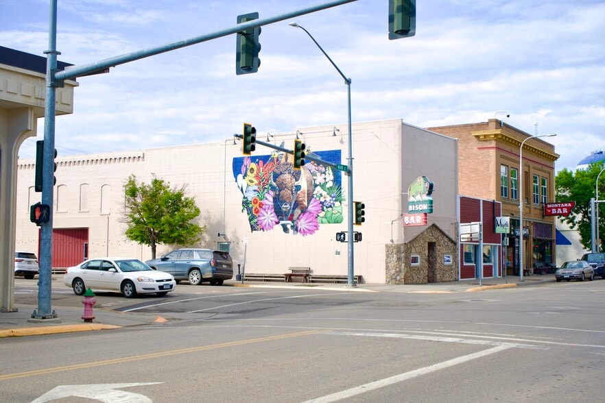 616-618 Main St, Miles City, MT for sale - Building Photo - Image 2 of 11