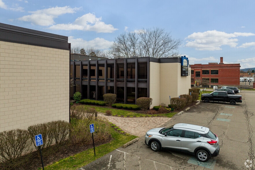 111 Grant Ave, Endicott, NY for sale - Building Photo - Image 3 of 30