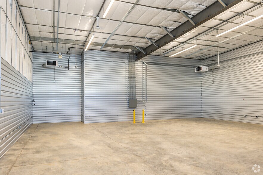 4911 W 58th Ave, Arvada, CO for lease - Interior Photo - Image 3 of 20