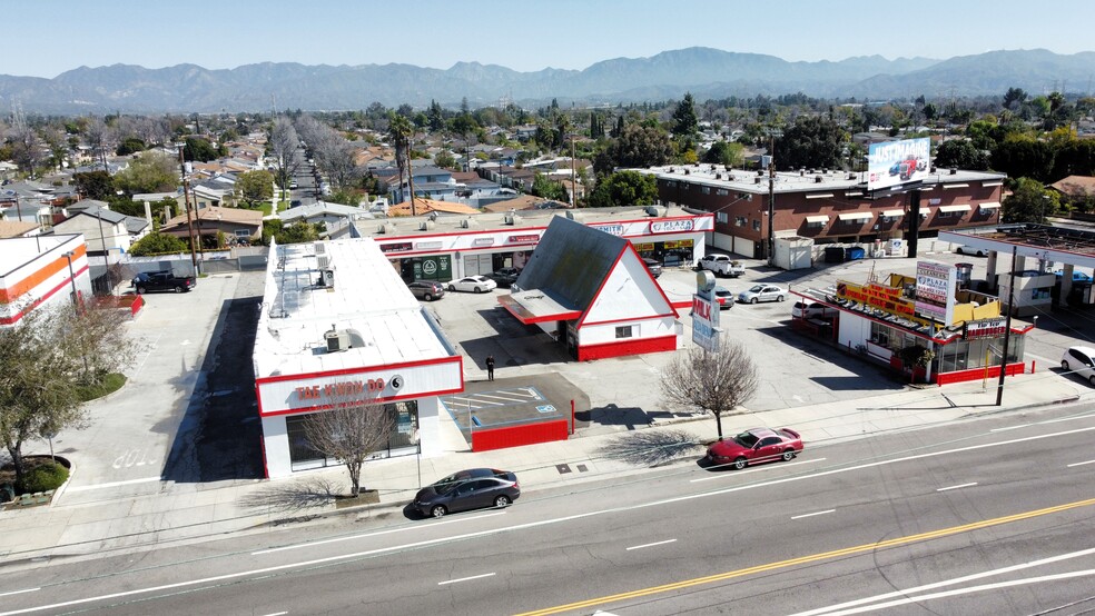 8628 Woodman Ave, Pacoima, CA for lease - Building Photo - Image 3 of 15