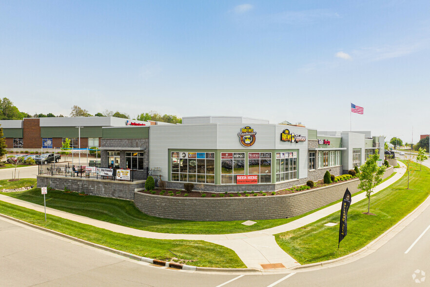 5251 High Crossing Blvd, Madison, WI for sale - Building Photo - Image 1 of 1
