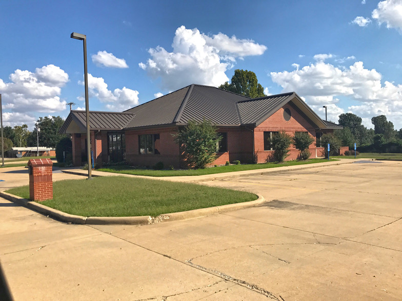 3104 W Kingshighway, Paragould, AR for sale - Building Photo - Image 1 of 1