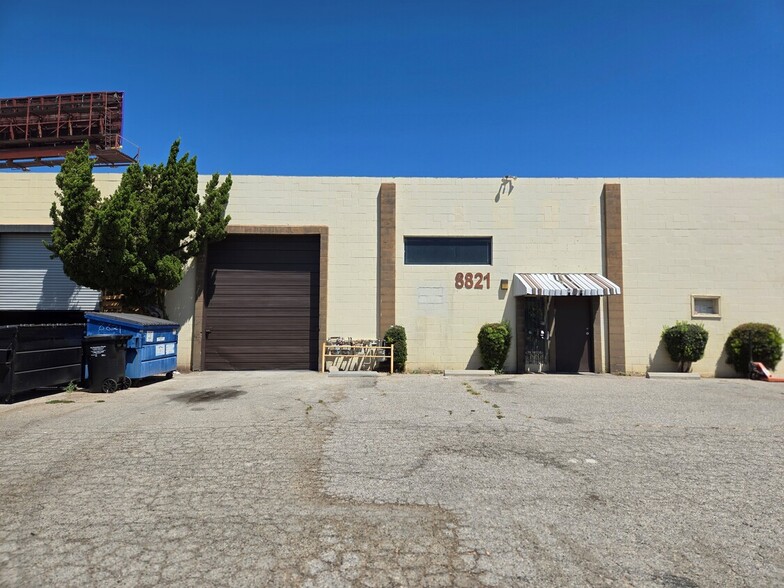 8821 Shirley Ave, Northridge, CA for lease - Building Photo - Image 1 of 3