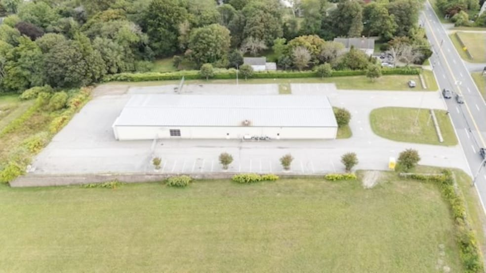1055 E Main Rd, Portsmouth, RI for lease - Building Photo - Image 3 of 20