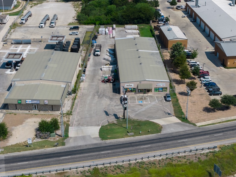4312 I 35 N Frontage rd, New Braunfels, TX for lease - Primary Photo - Image 1 of 9