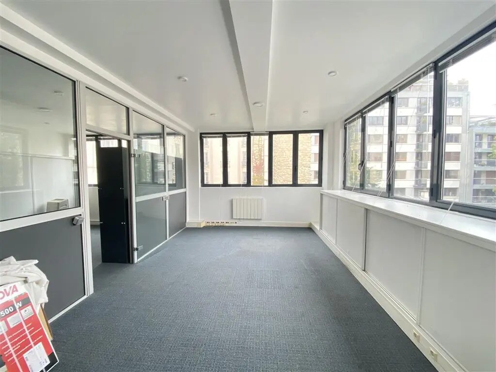 Office in Paris for lease Building Photo- Image 1 of 7