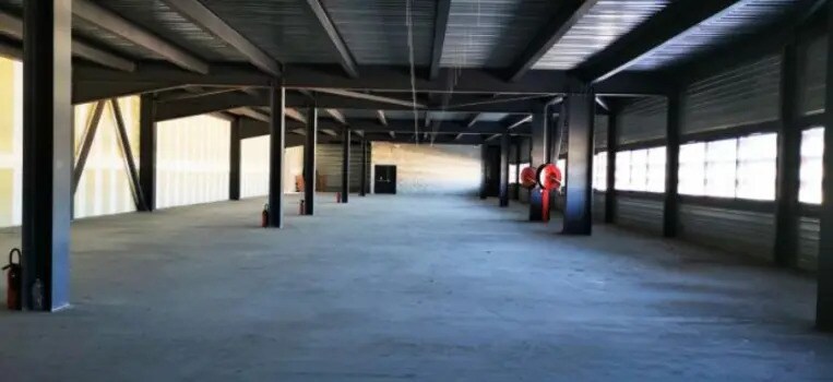 Industrial in La Crau for lease Building Photo- Image 1 of 5