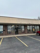 5811 Forest Hills Rd, Rockford, IL for lease Building Photo- Image 1 of 14