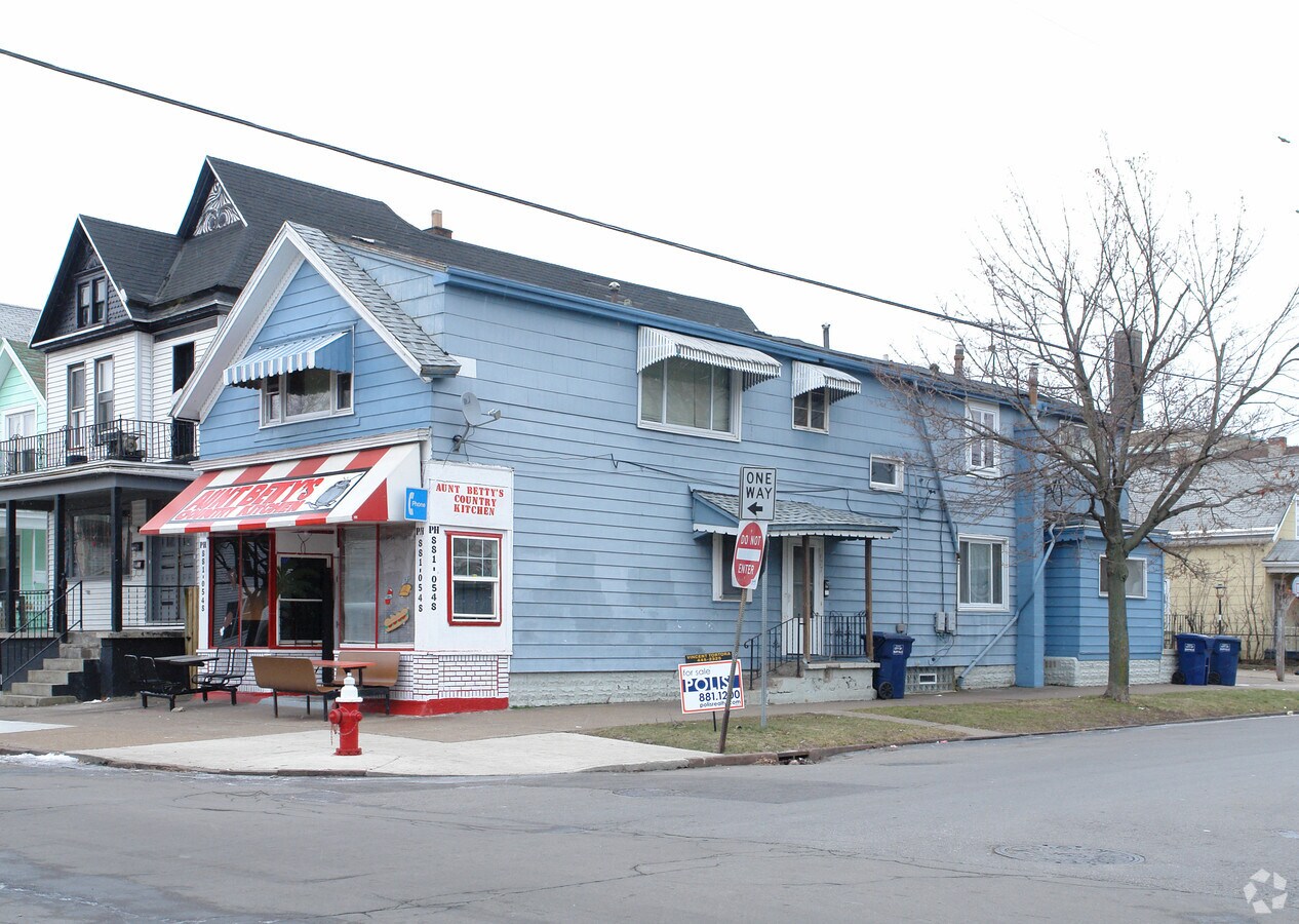 209 Massachusetts Ave, Buffalo, NY 14213