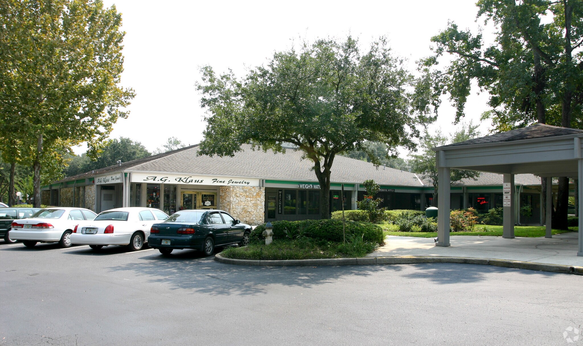 2441 NW 43rd St, Gainesville, FL 32606 Thornebrook Village Shopping