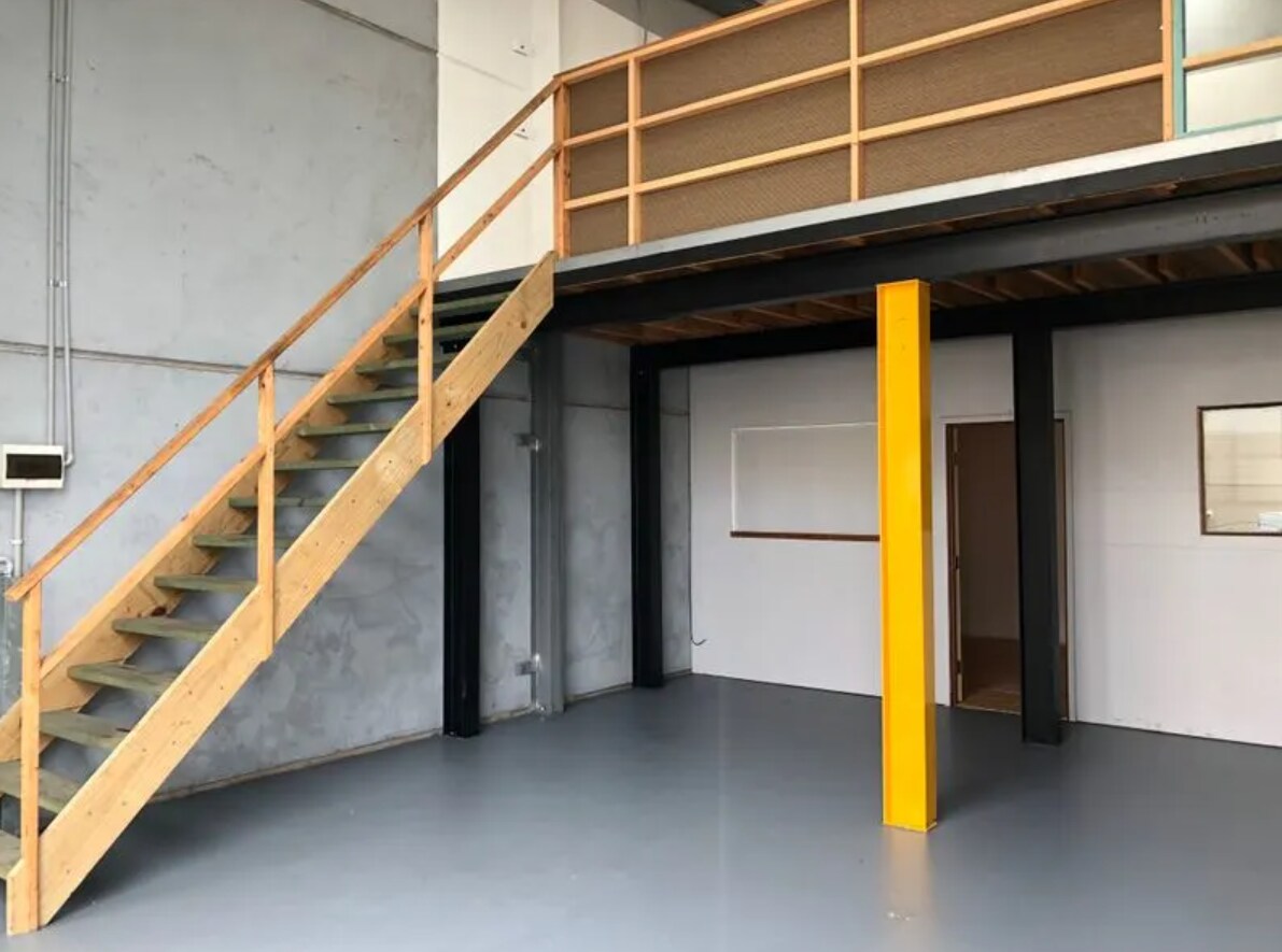 3 Frost Dr, Mayfield West for lease Interior Photo- Image 1 of 6