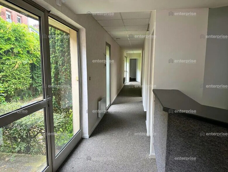 Office in Amiens for lease - Building Photo - Image 3 of 4