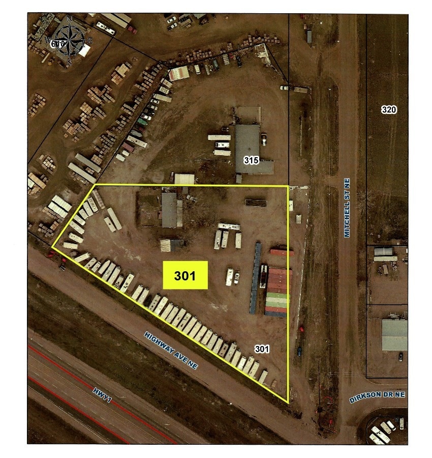 301 Mitchell St NE, Redcliff, AB for sale Primary Photo- Image 1 of 1