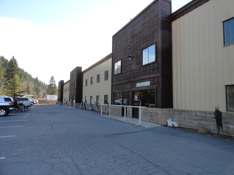 10434 River Park Pl Truckee CA - 10434 River Park Pl Truckee CA Building Photo 2 Large