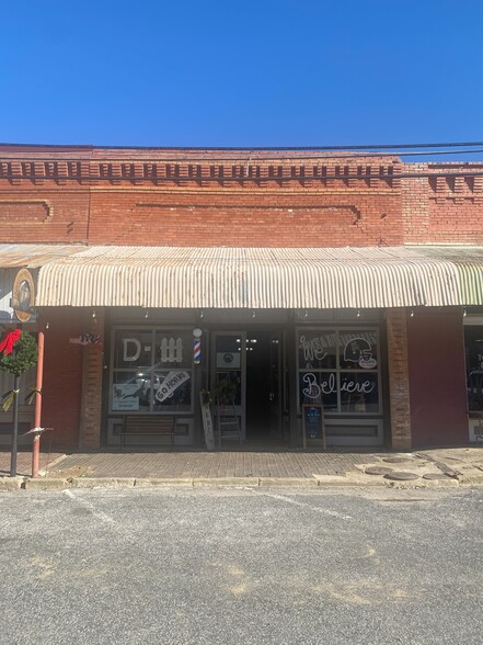 109 Main St, Gordon, TX for lease - Primary Photo - Image 1 of 1