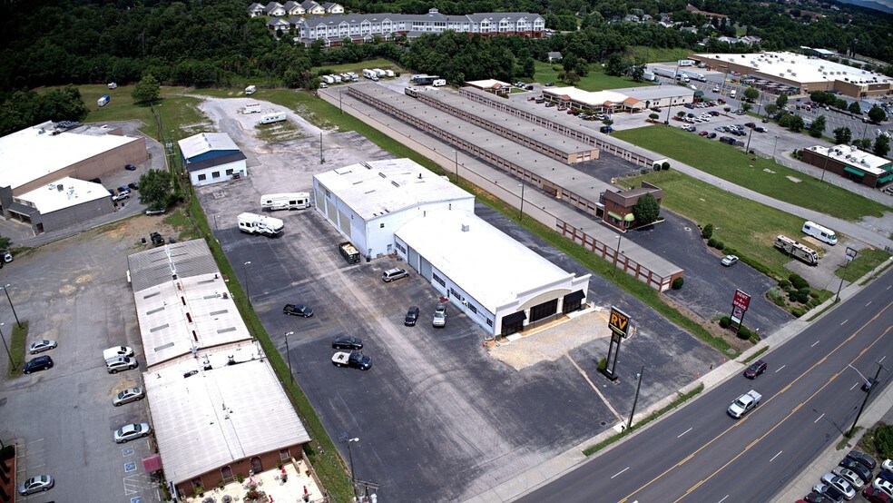 2011 W Main St, Salem, VA for sale - Building Photo - Image 1 of 1