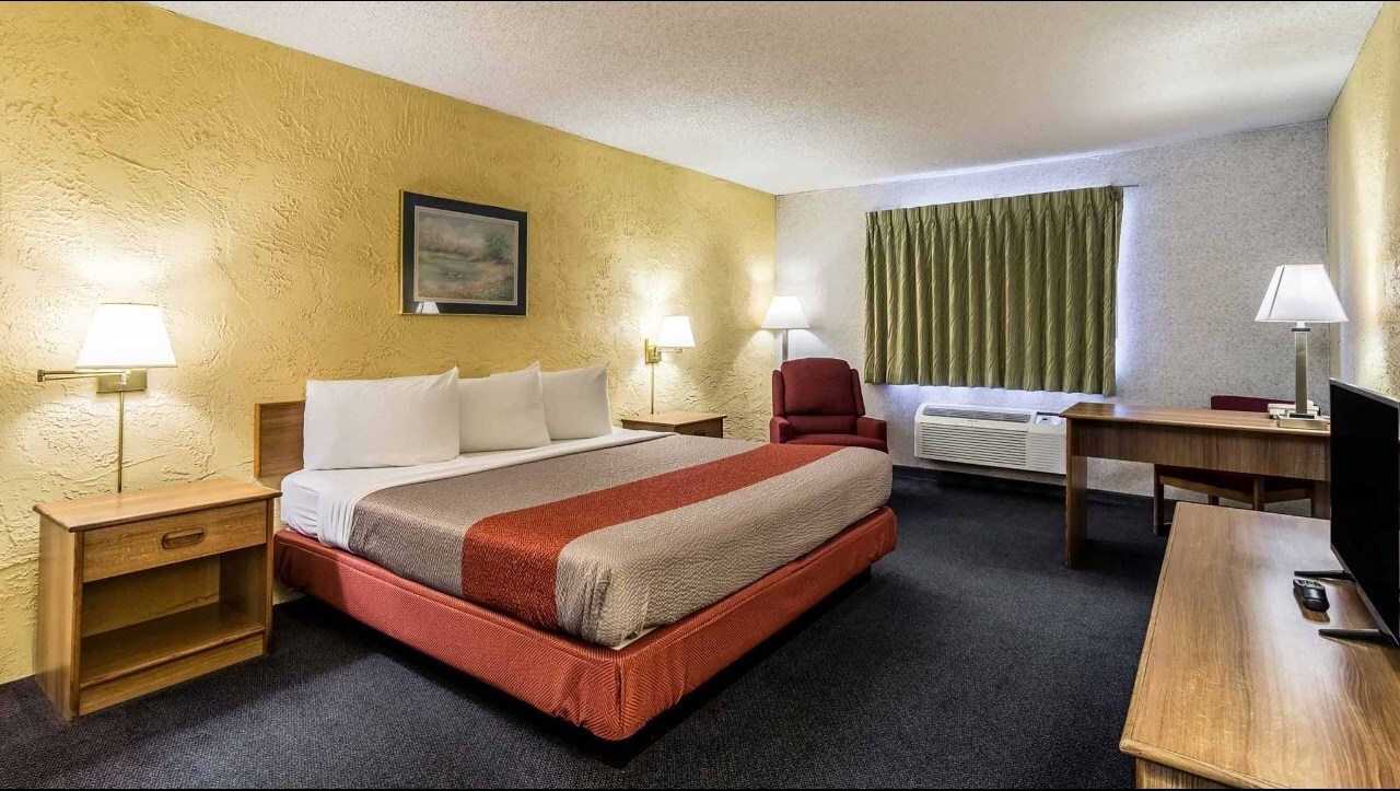 2881 Touhy Ave, Elk Grove Village, IL 60007 - Motel 6 Elk Grove Village ...