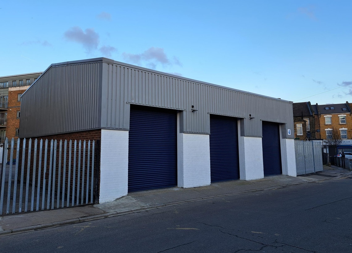 4 Joseph Ray Rd, London for lease Primary Photo- Image 1 of 3