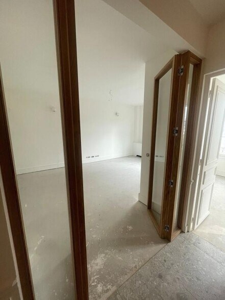 26 Rue Fortuny, Paris for lease - Building Photo - Image 3 of 11