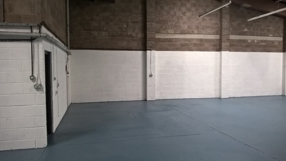 Unit 4 Kestrel Close, Bridgend Industrial Estate, Cf31 3rwf31, Bridgend for lease - Building Photo - Image 3 of 7