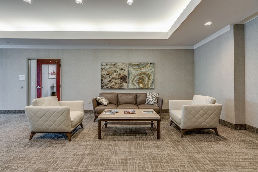 8000 Brooktree Rd, Wexford, PA for lease - Lobby - Image 1 of 23