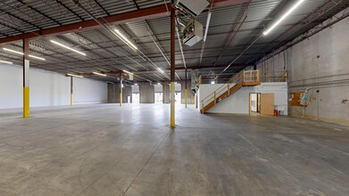 4001 Holly St, Denver, CO for lease Building Photo- Image 2 of 2