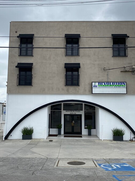 2233 Honolulu Ave, Montrose, CA for lease - Building Photo - Image 2 of 6