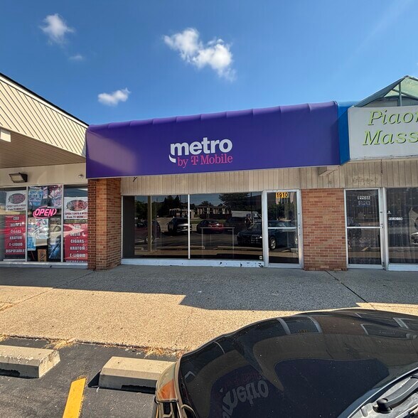 1908-1910 W Stadium Blvd, Ann Arbor, MI for lease - Building Photo - Image 2 of 3