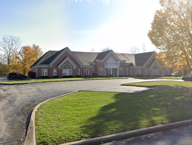 792 Davison Rd, Lockport, NY for sale - Building Photo - Image 1 of 1