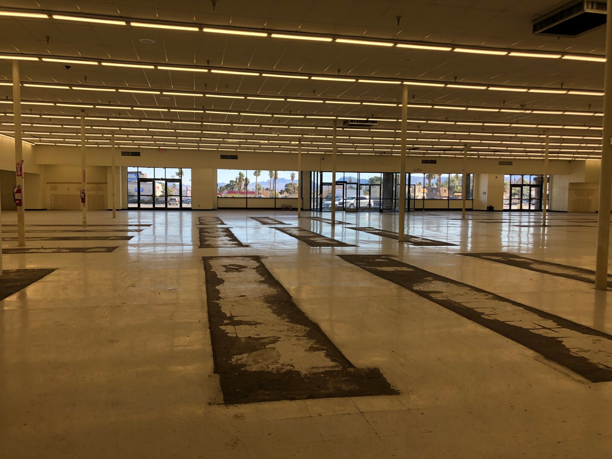 4790 E Flamingo Rd, Las Vegas, NV 89121 - Big Lots | LoopNet