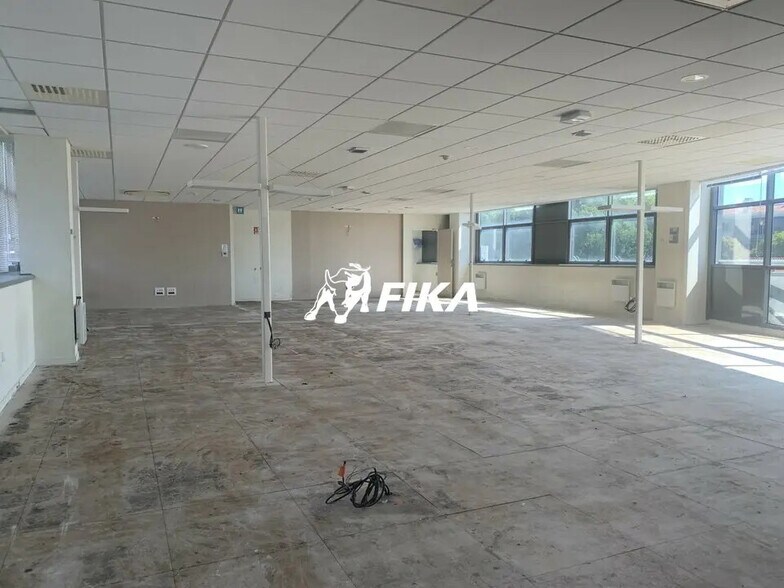 Office in Toulouse for lease - Building Photo - Image 2 of 16